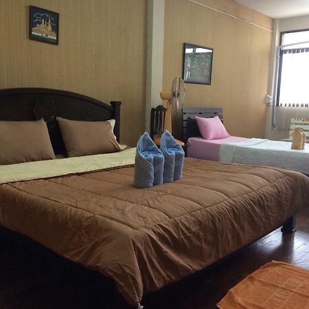 Changphuakgate Guesthouse Chiang Mai Buitenkant foto