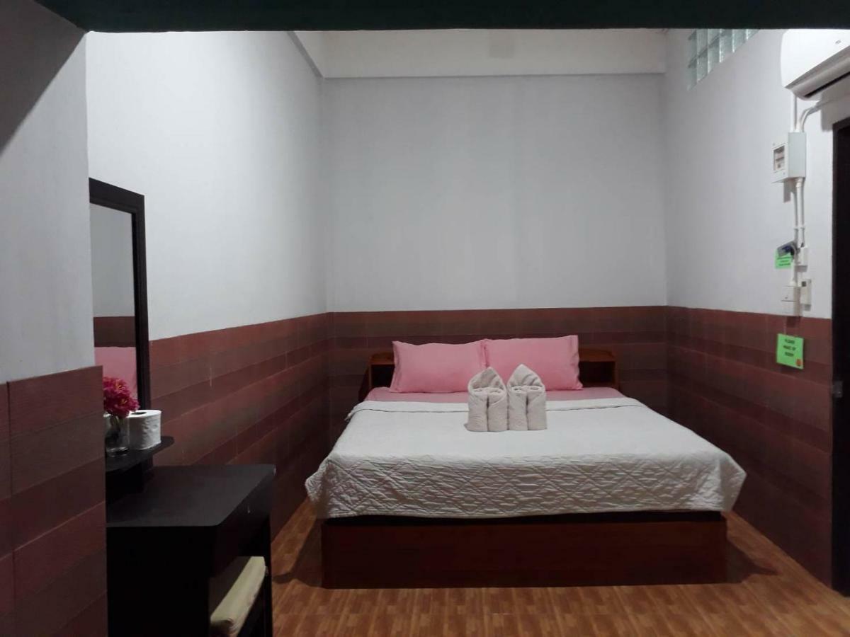 Changphuakgate Guesthouse Chiang Mai Buitenkant foto
