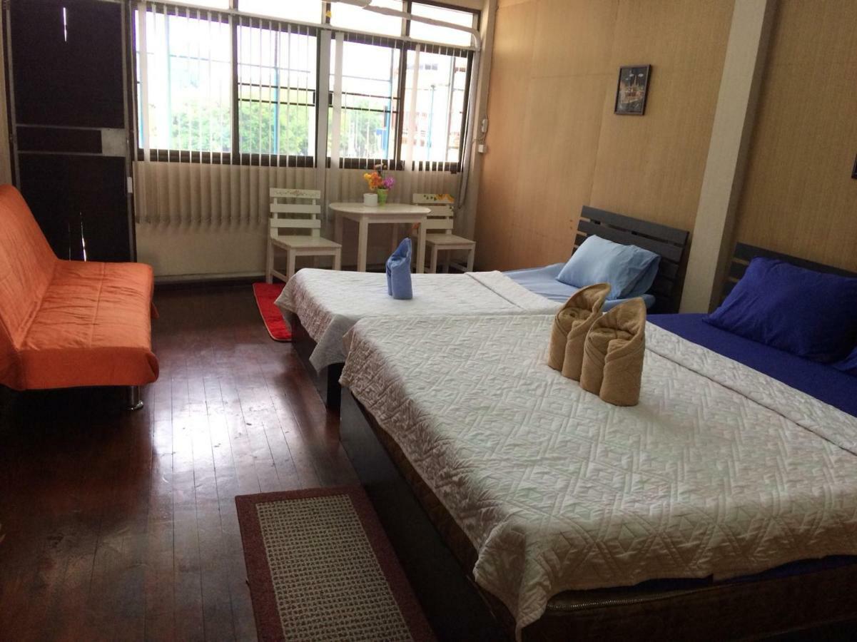 Changphuakgate Guesthouse Chiang Mai Buitenkant foto