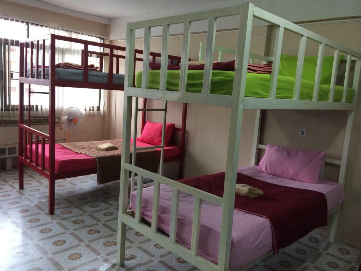 Changphuakgate Guesthouse Chiang Mai Buitenkant foto
